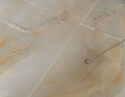 白沙瓷砖空鼓维修公司分享粘合剂选择不当在瓷砖铺贴过程中可能导致以下问题